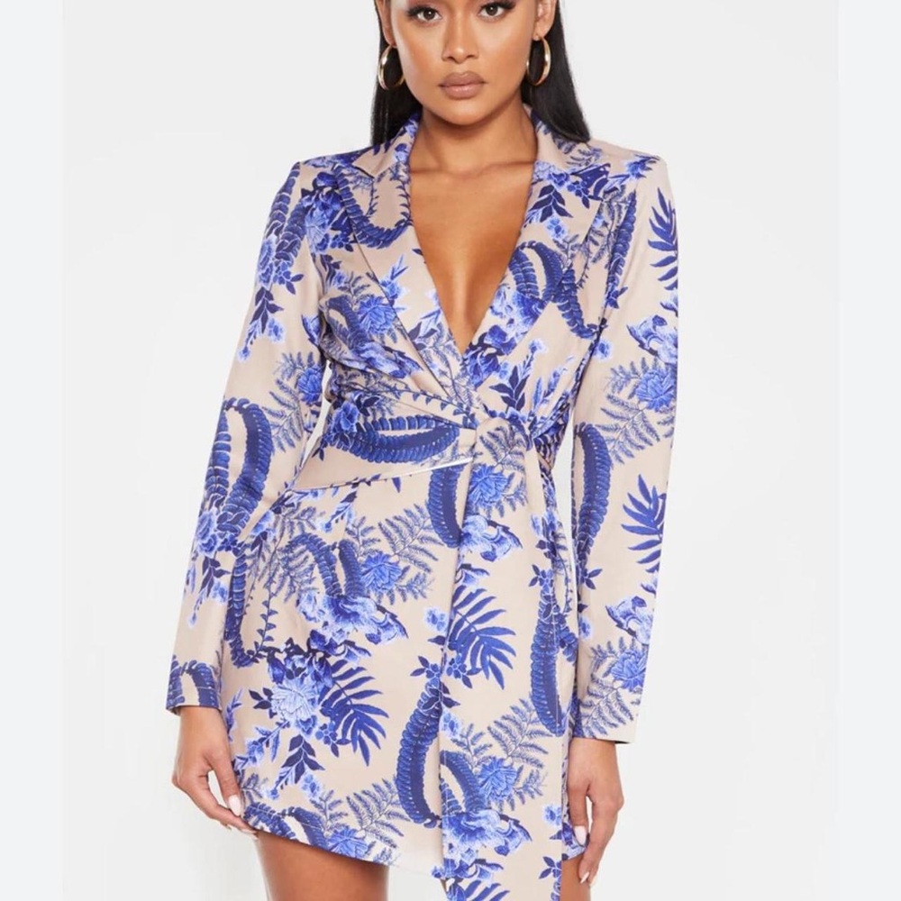 PrettyLittleThing Blue and Cream Floral Long Sleeve Dress